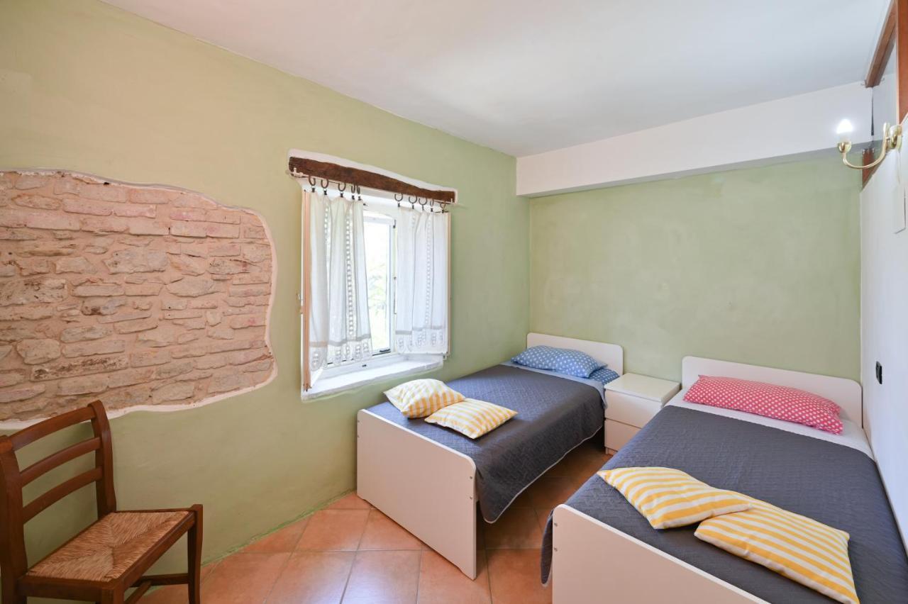 Casale Romani Country Residence Cerreto Castello Exterior photo